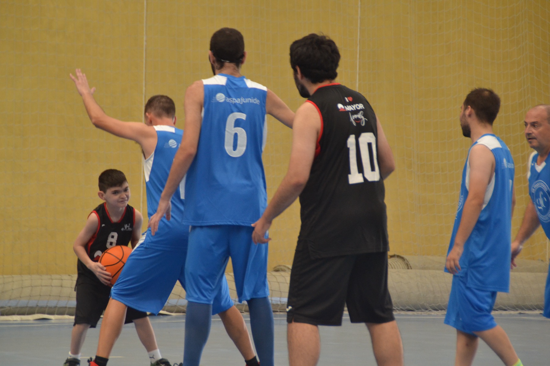 Deportistas de FEDEMIPS durante una jornada de competición